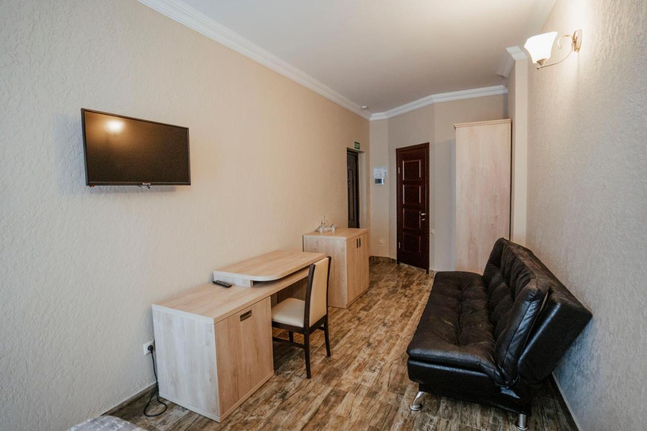 Hotel General Batumi Luaran gambar