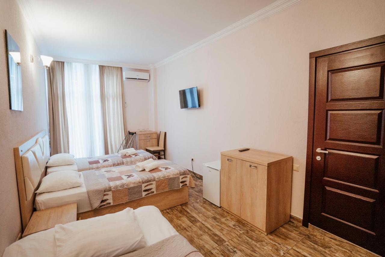 Hotel General Batumi Luaran gambar