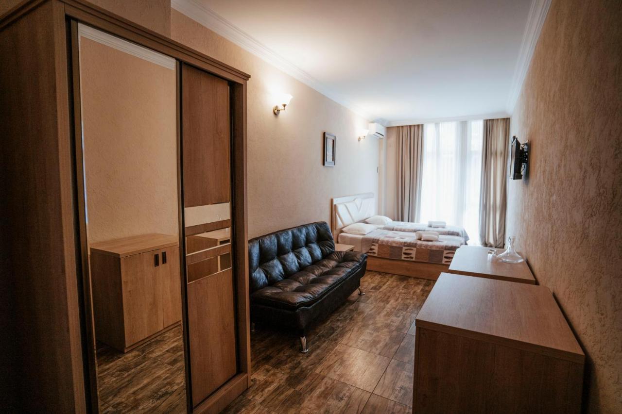 Hotel General Batumi Luaran gambar