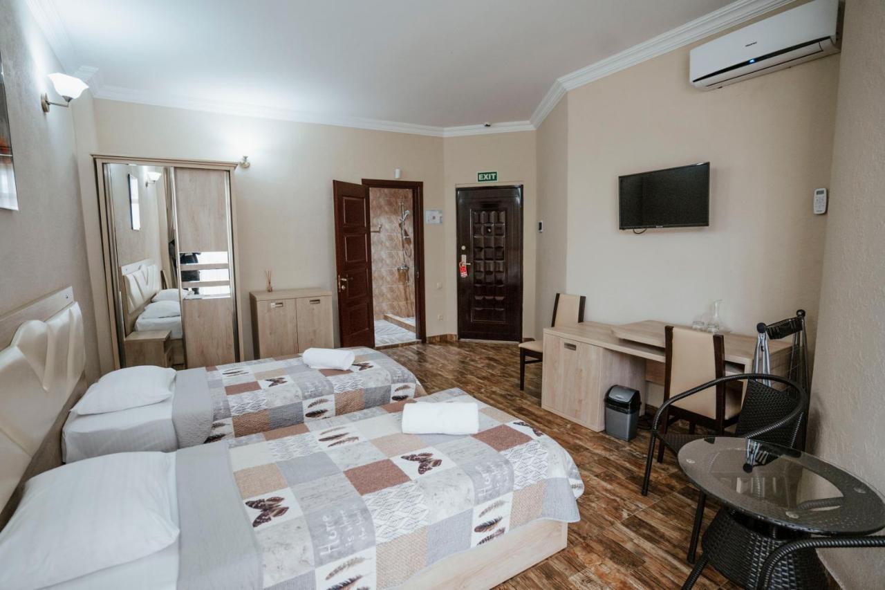 Hotel General Batumi Luaran gambar