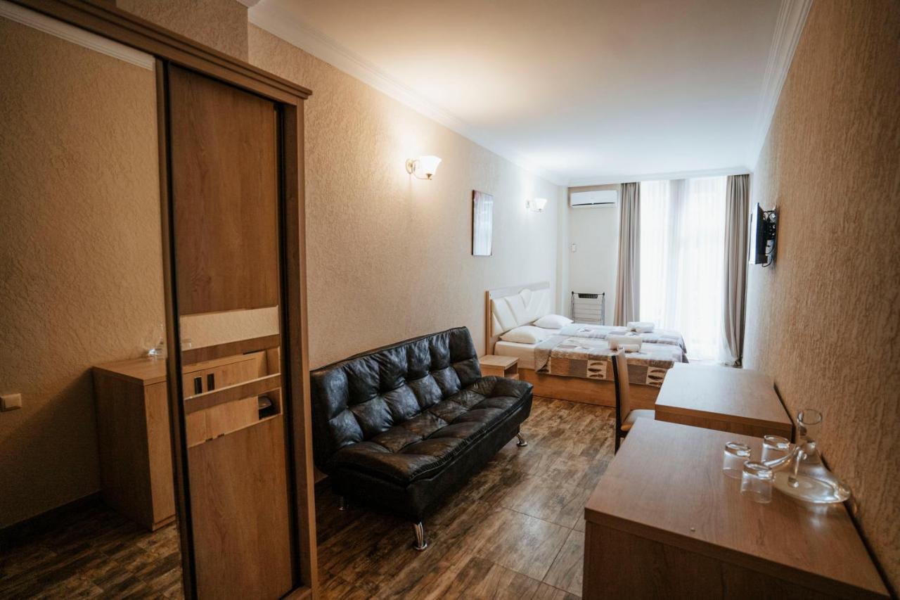 Hotel General Batumi Luaran gambar