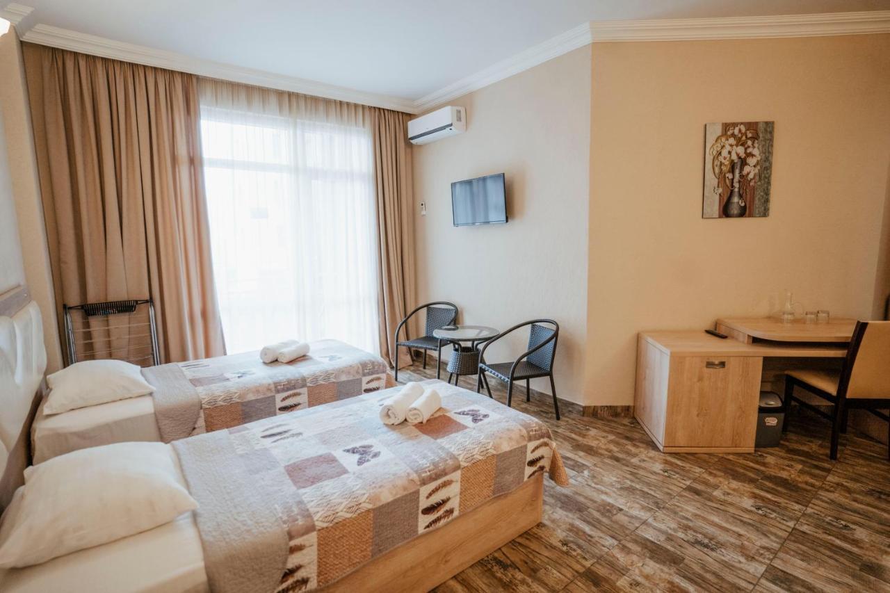 Hotel General Batumi Luaran gambar