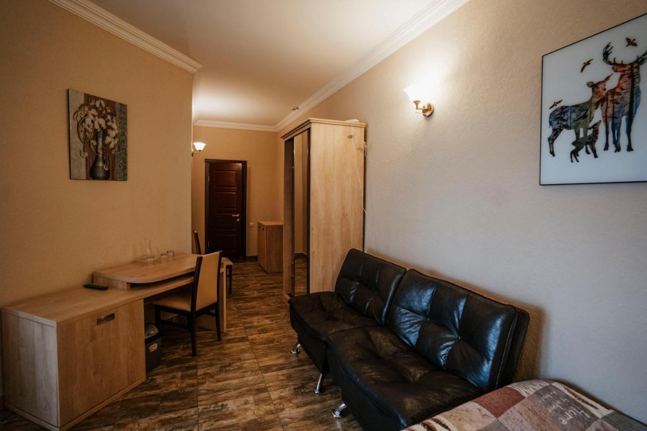 Hotel General Batumi Luaran gambar