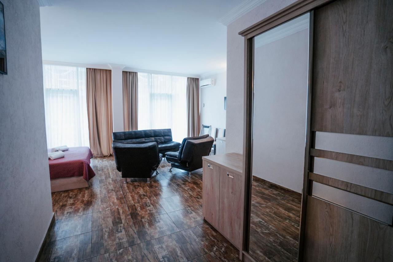 Hotel General Batumi Luaran gambar