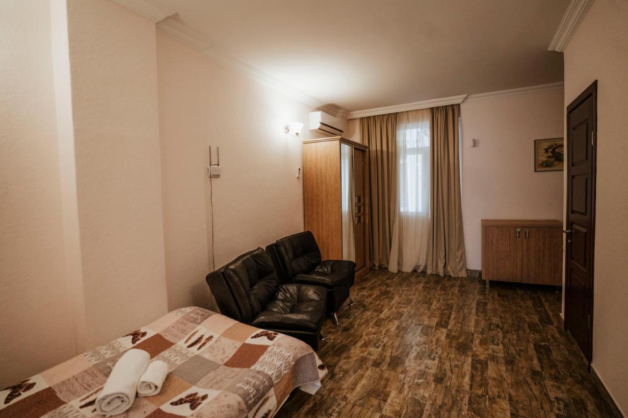 Hotel General Batumi Luaran gambar