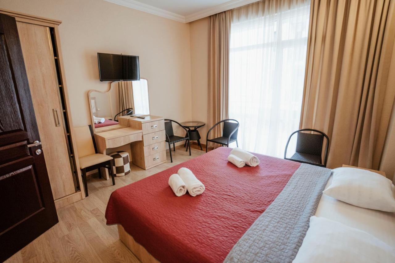 Hotel General Batumi Luaran gambar