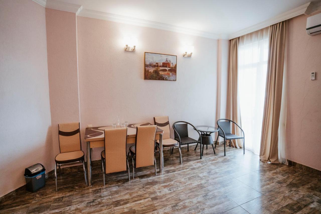 Hotel General Batumi Luaran gambar