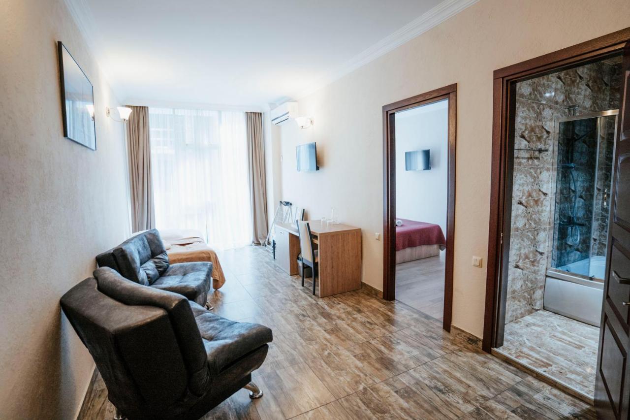 Hotel General Batumi Luaran gambar