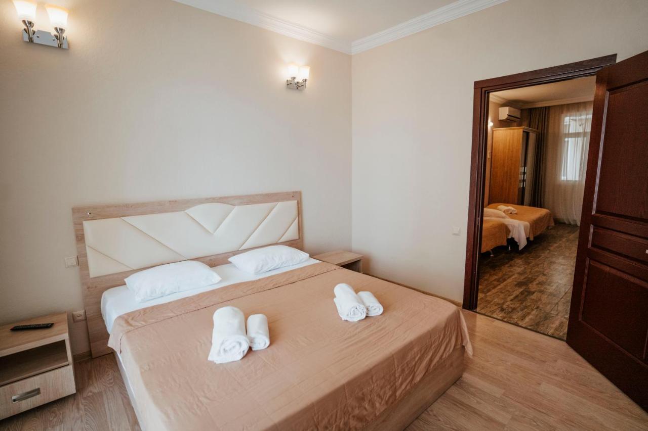 Hotel General Batumi Luaran gambar