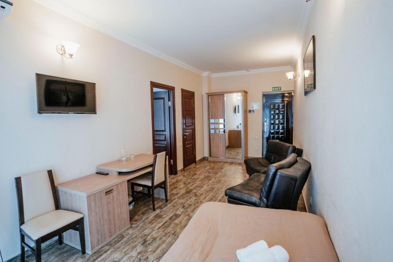 Hotel General Batumi Luaran gambar