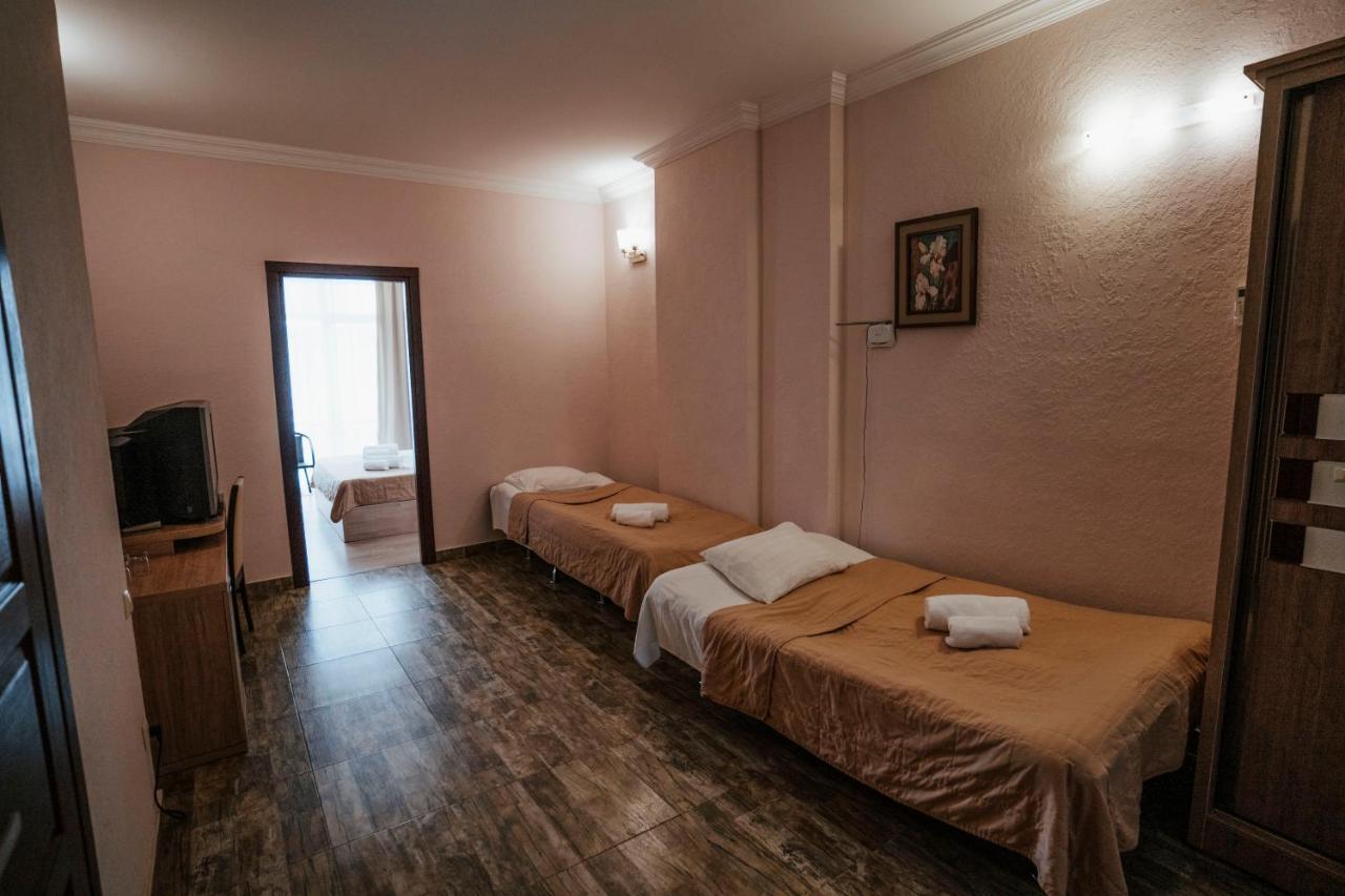 Hotel General Batumi Luaran gambar