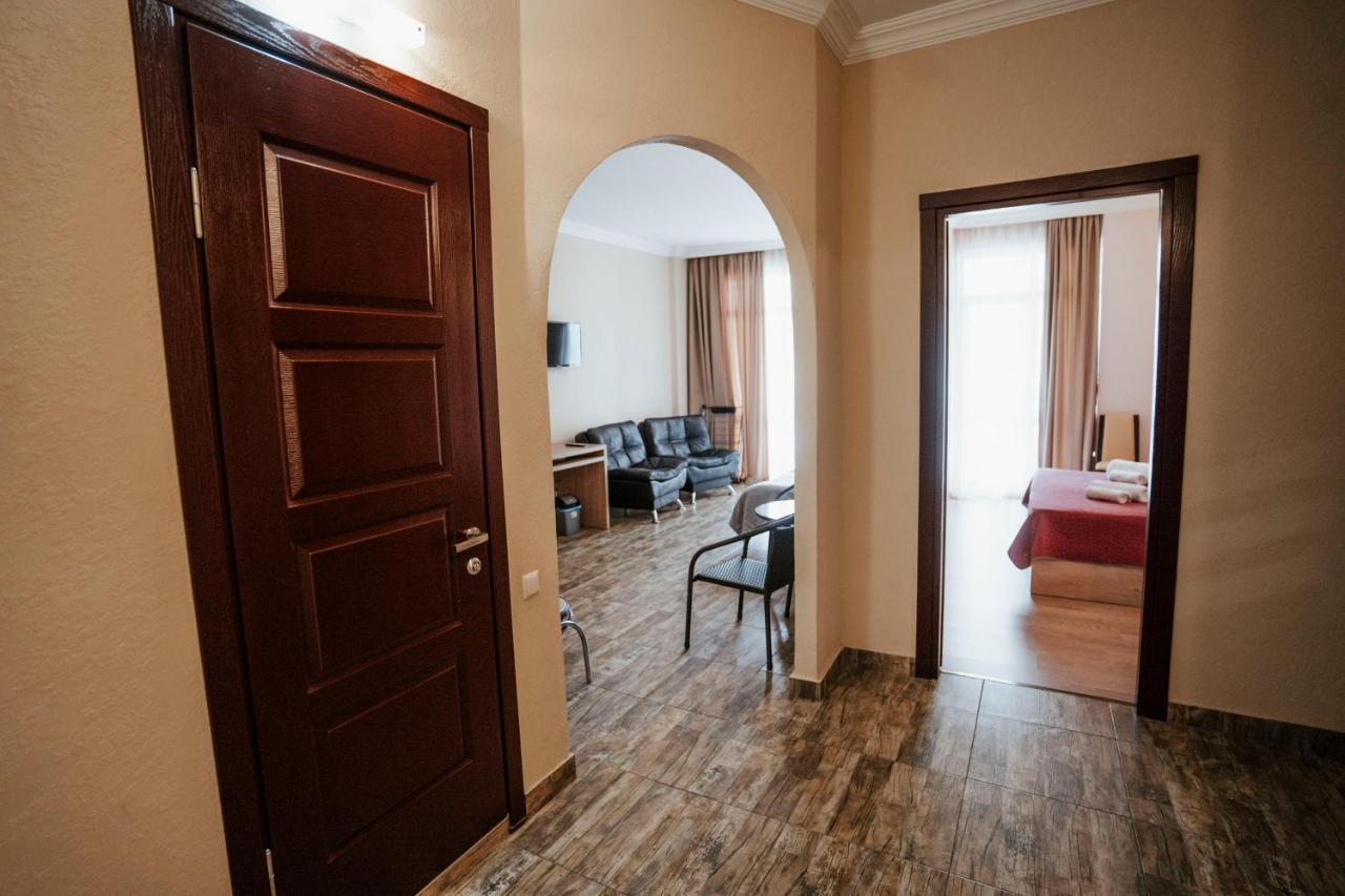 Hotel General Batumi Luaran gambar